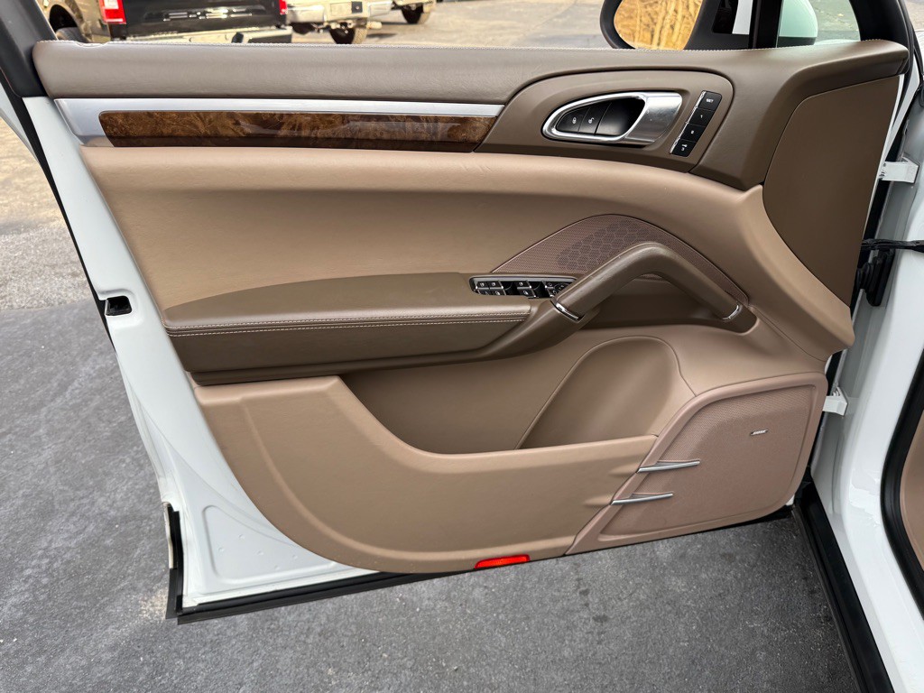 2013 Porsche Cayenne Image 66