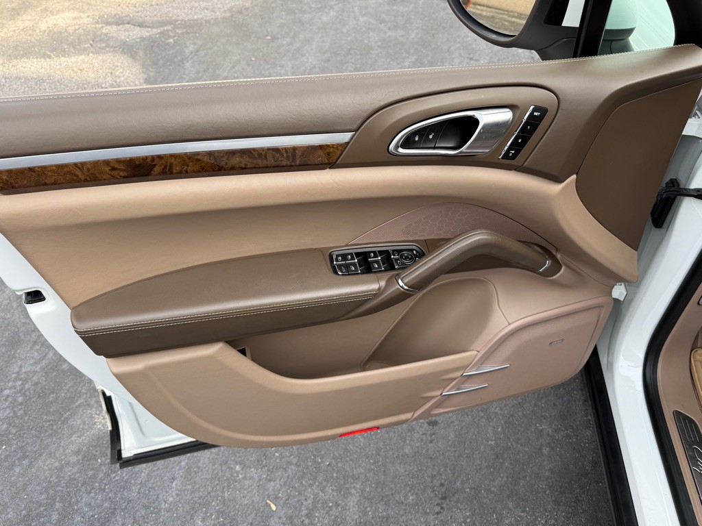 2013 Porsche Cayenne Image 67