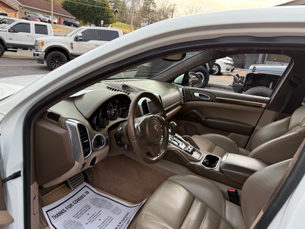 2013 Porsche Cayenne Image 68