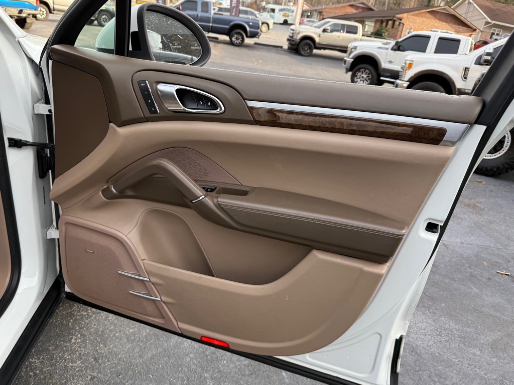 2013 Porsche Cayenne Image 70