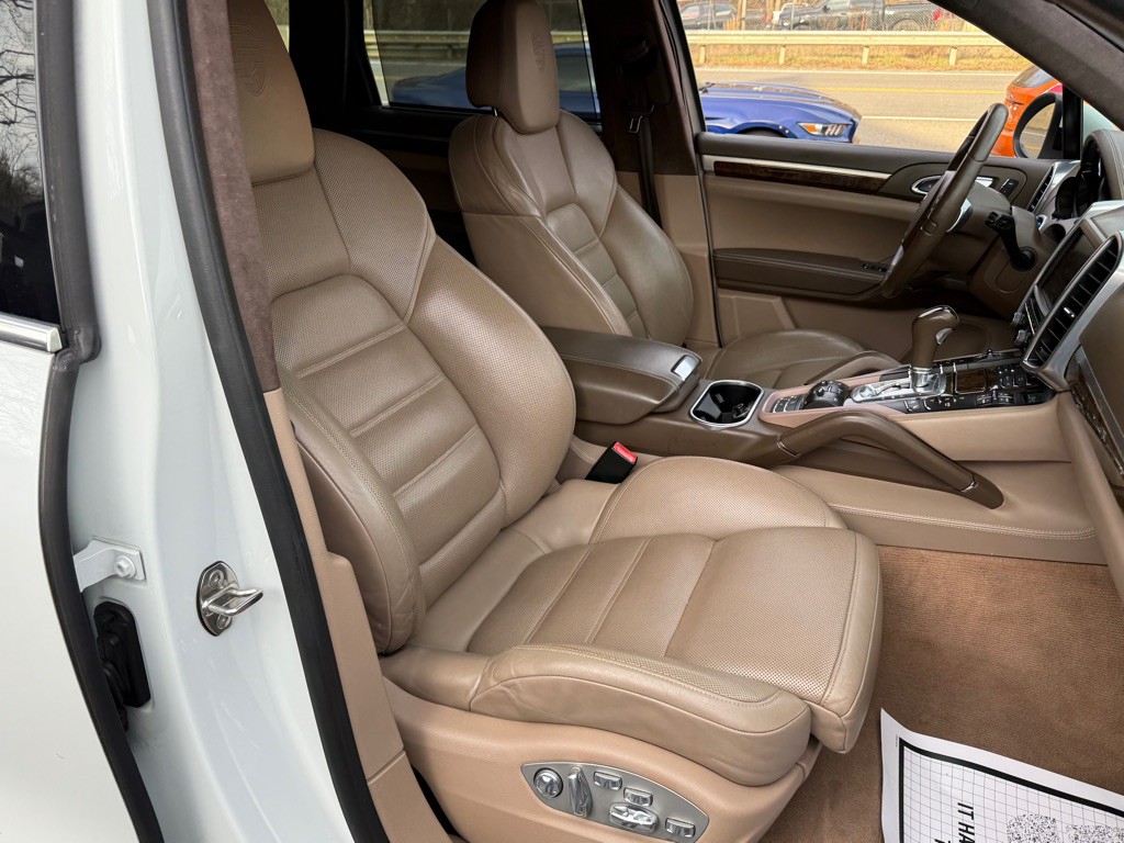 2013 Porsche Cayenne Image 71