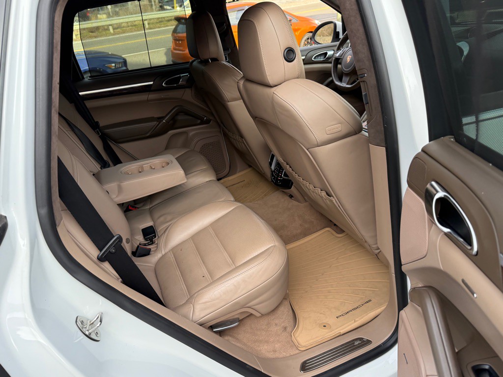 2013 Porsche Cayenne Image 80