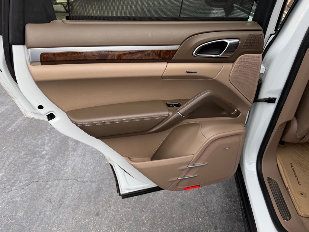 2013 Porsche Cayenne Image 83