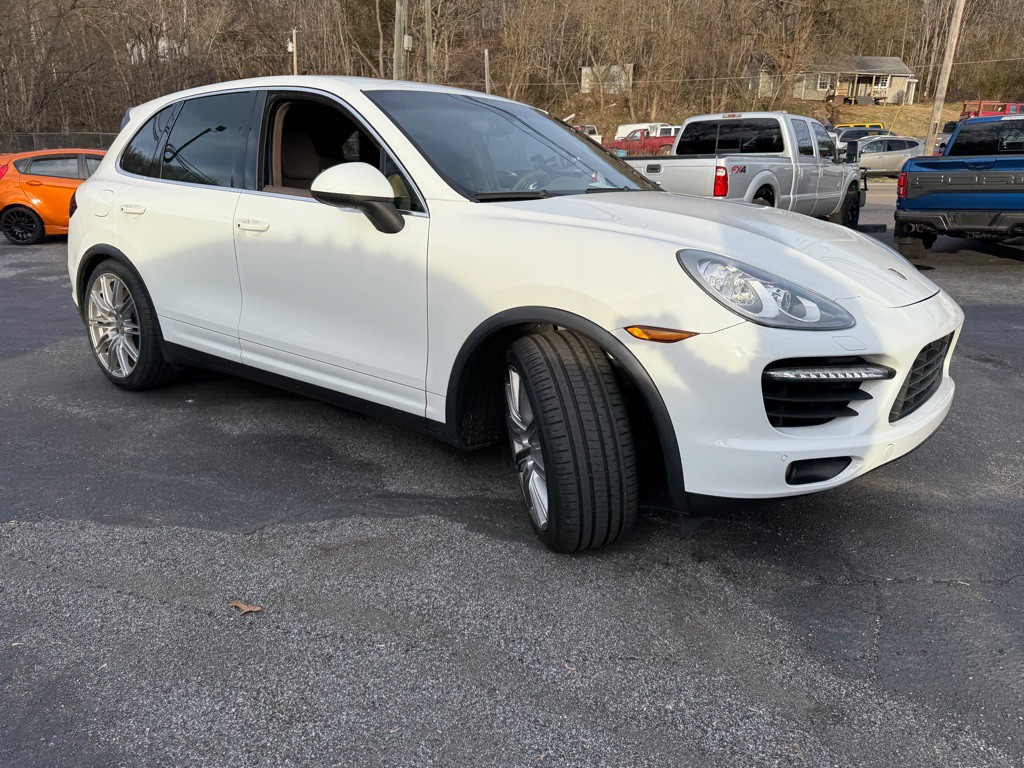 2013 Porsche Cayenne Image 98