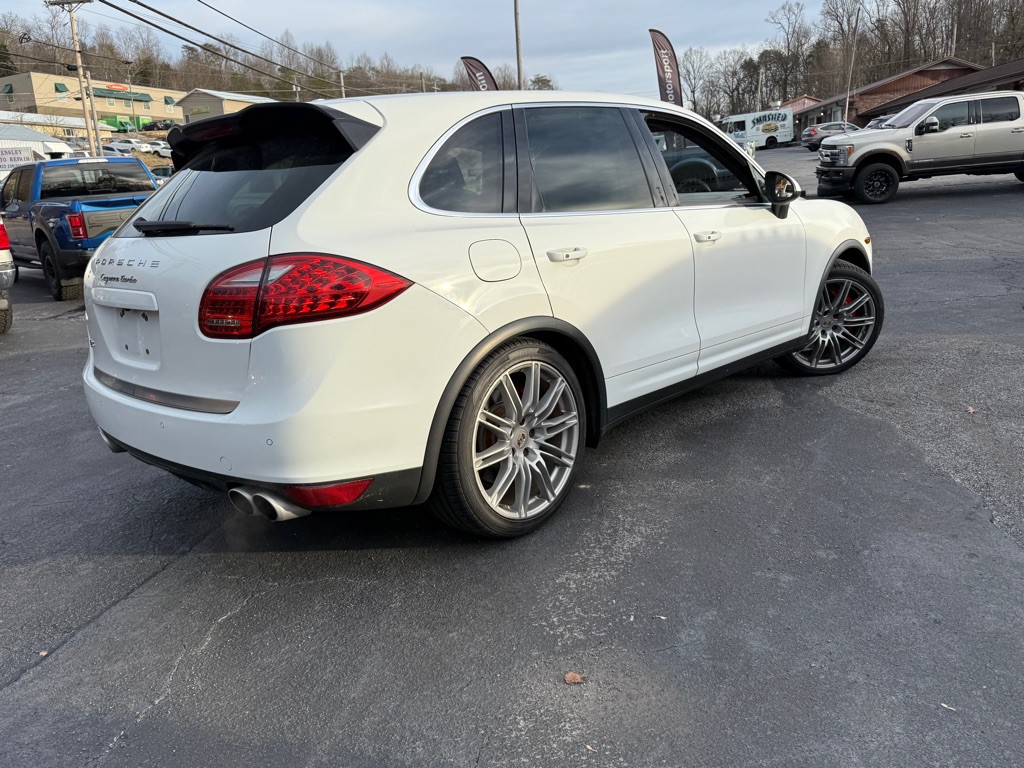 2013 Porsche Cayenne Image 101