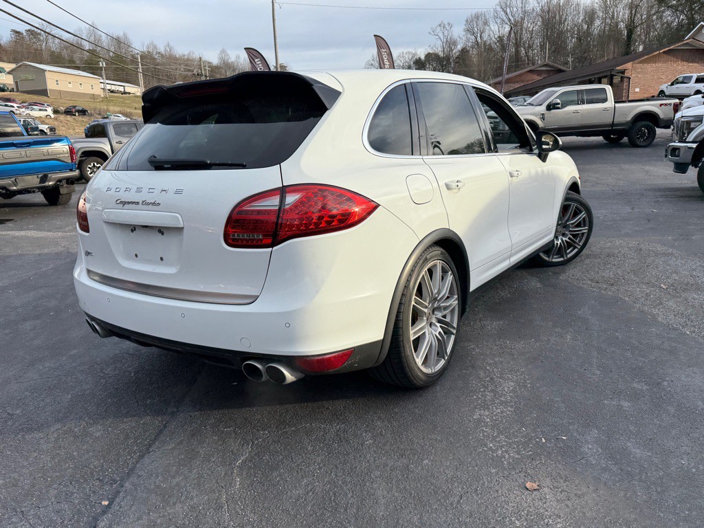 2013 Porsche Cayenne Image 102