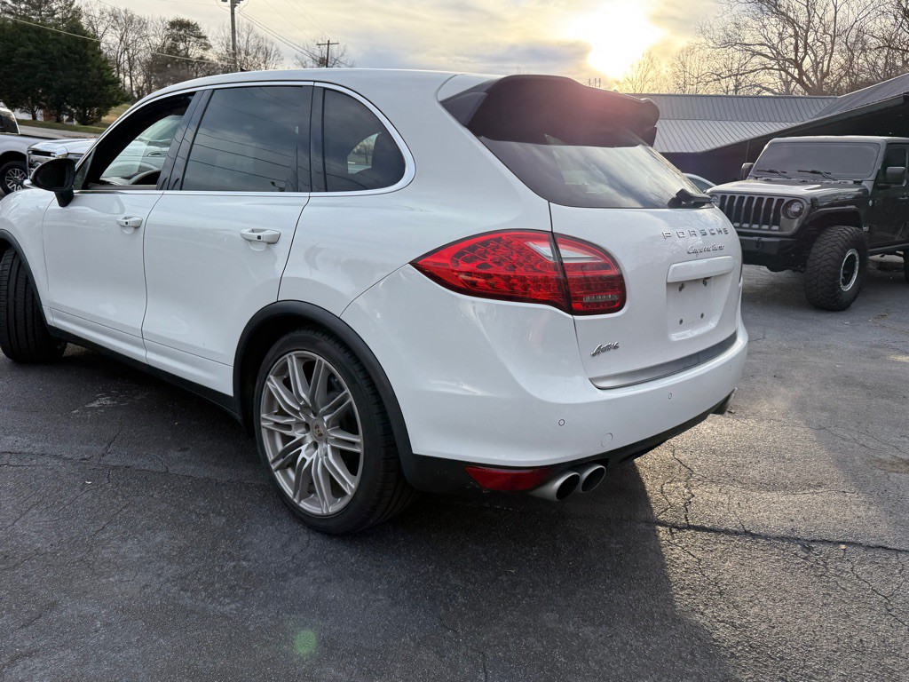 2013 Porsche Cayenne Image 103