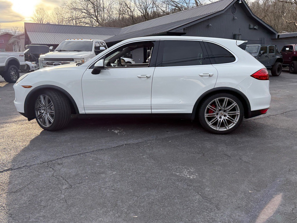 2013 Porsche Cayenne Image 104