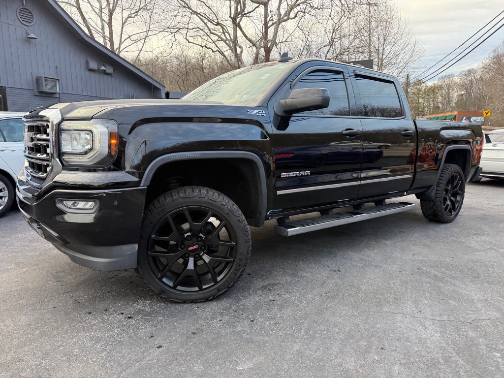 2017 GMC Sierra Image 2