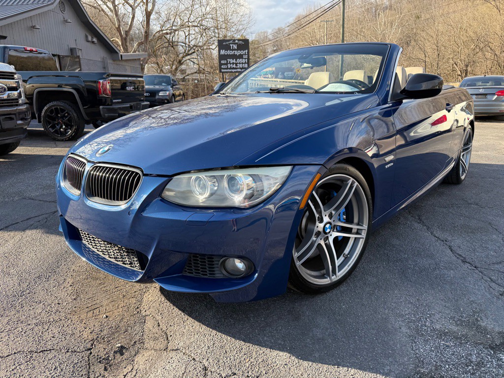 2011 BMW 3 Series Image 1