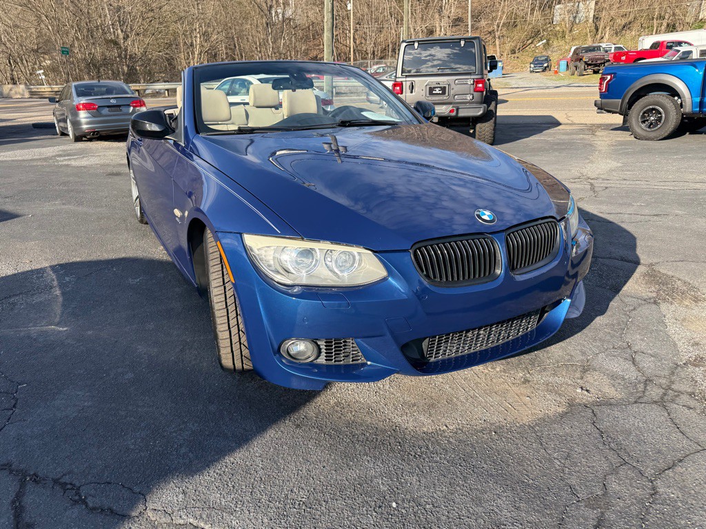 2011 BMW 3 Series Image 9