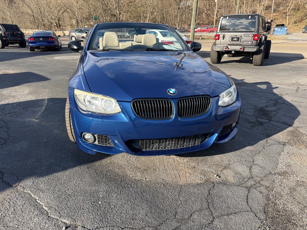 2011 BMW 3 Series Image 10