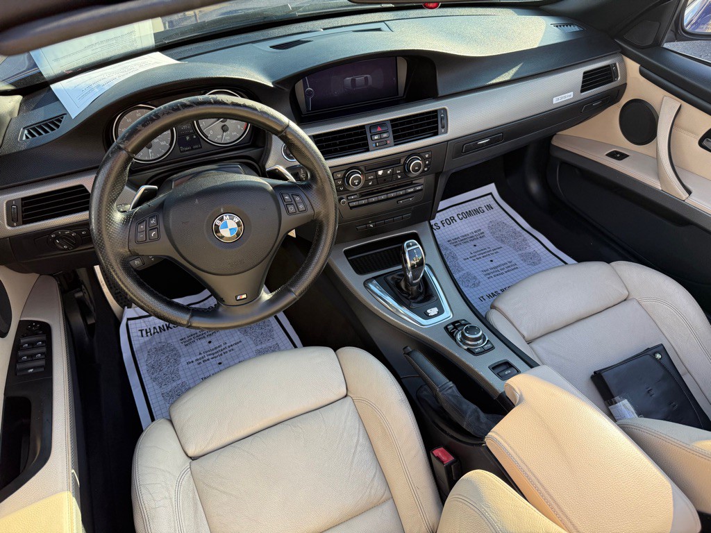 2011 BMW 3 Series Image 27