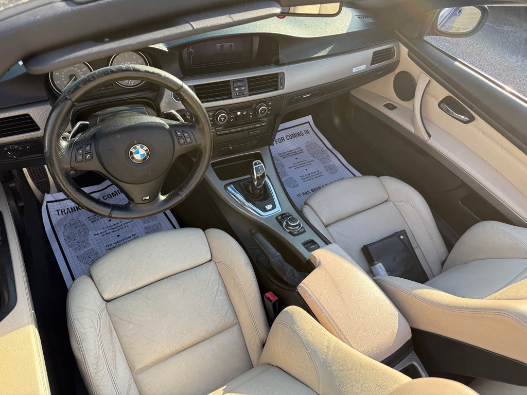 2011 BMW 3 Series Image 28