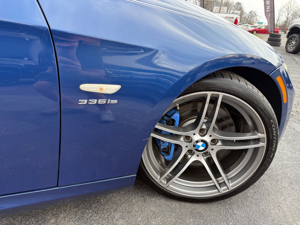 2011 BMW 3 Series Image 36