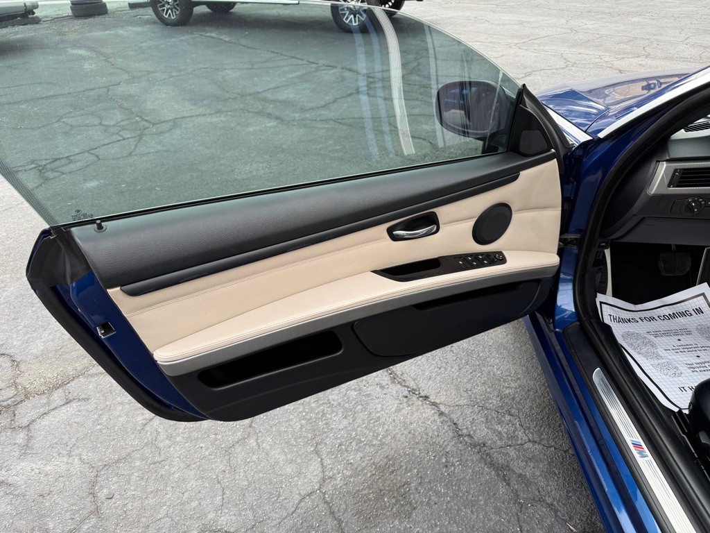 2011 BMW 3 Series Image 40