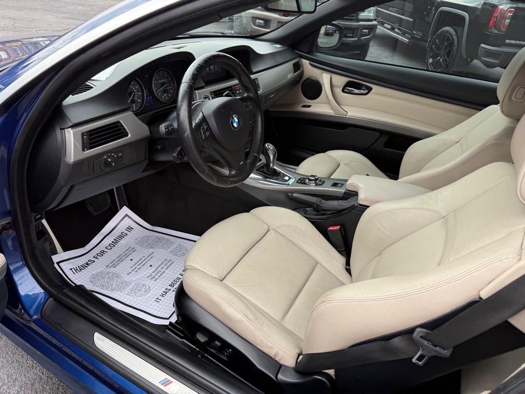 2011 BMW 3 Series Image 41