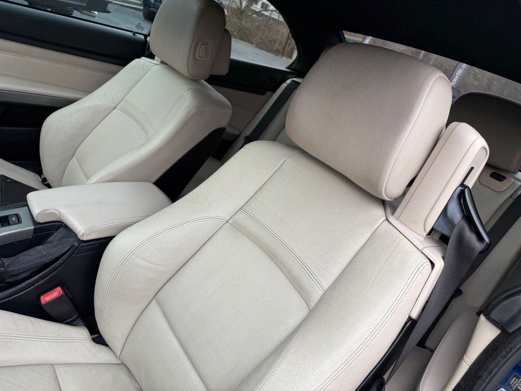 2011 BMW 3 Series Image 43