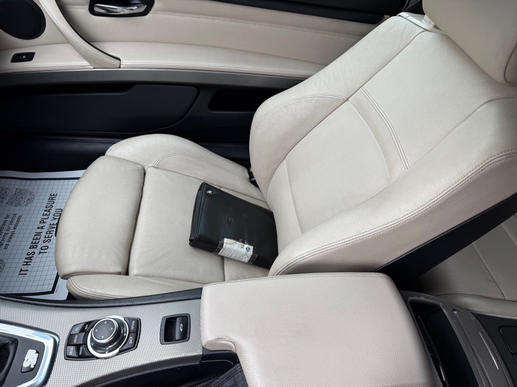 2011 BMW 3 Series Image 44