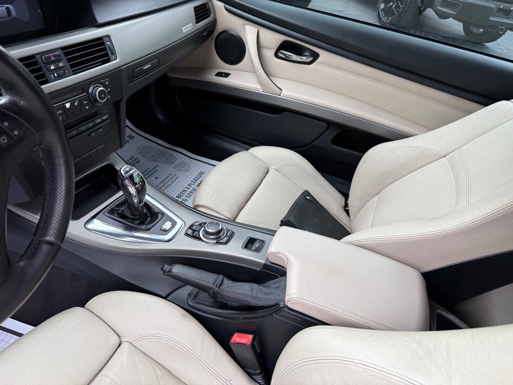 2011 BMW 3 Series Image 45