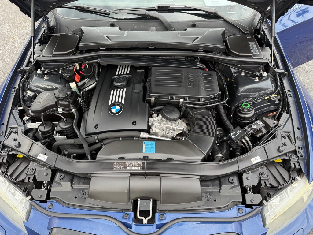 2011 BMW 3 Series Image 50