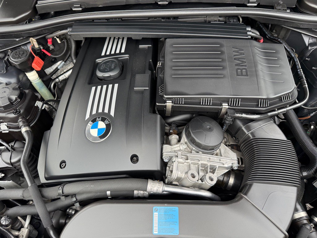 2011 BMW 3 Series Image 51