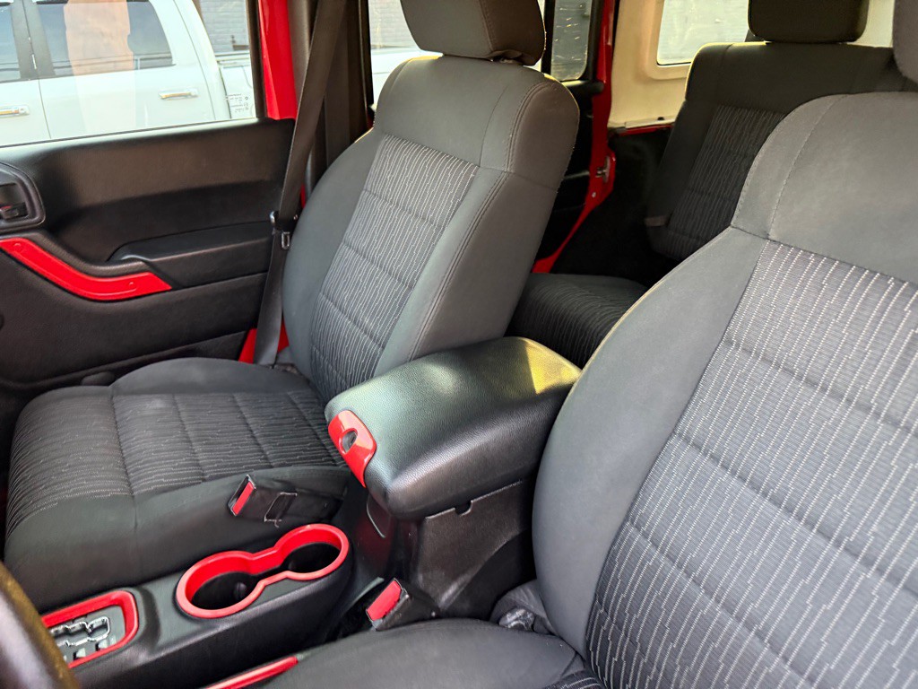 2012 Jeep Wrangler Unlimited Image 70