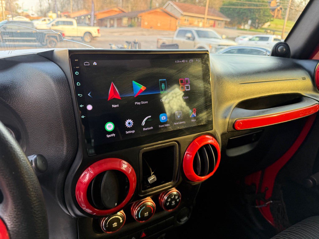 2012 Jeep Wrangler Unlimited Image 73