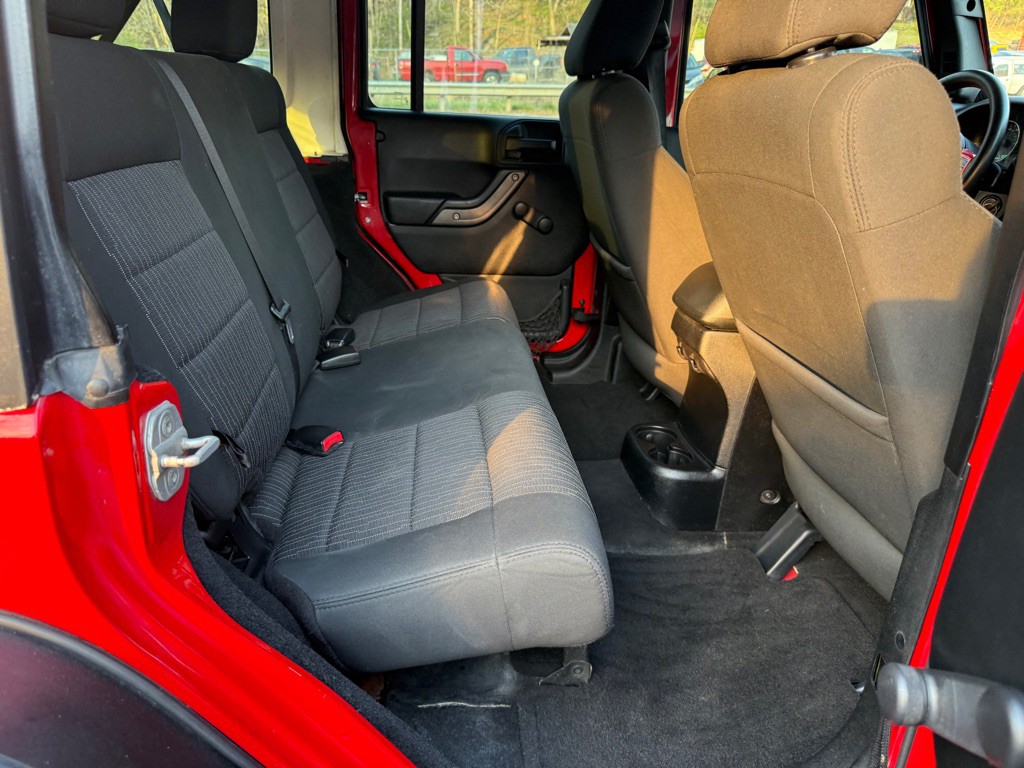 2012 Jeep Wrangler Unlimited Image 86