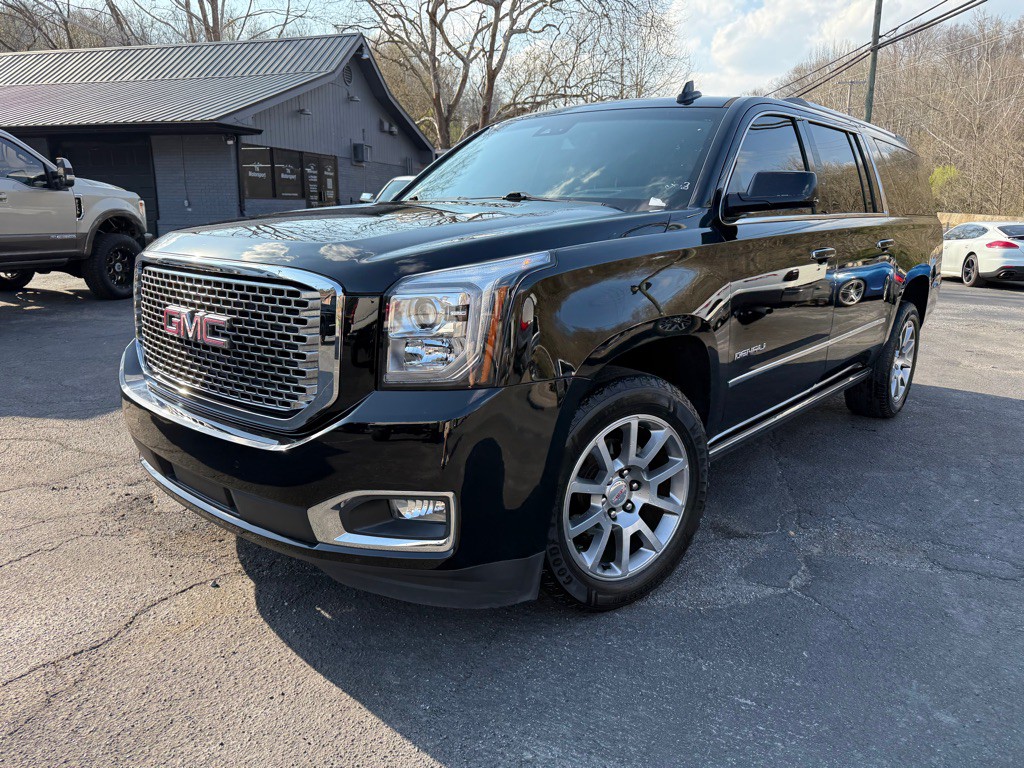 2017 GMC Yukon Image 2
