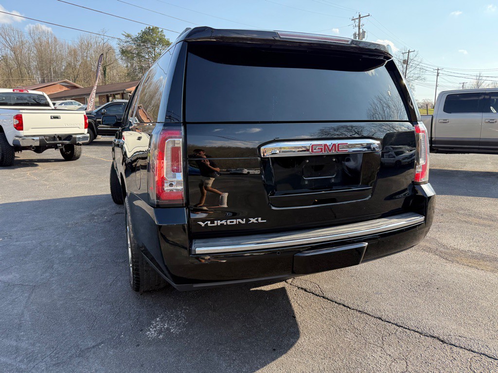 2017 GMC Yukon Image 7