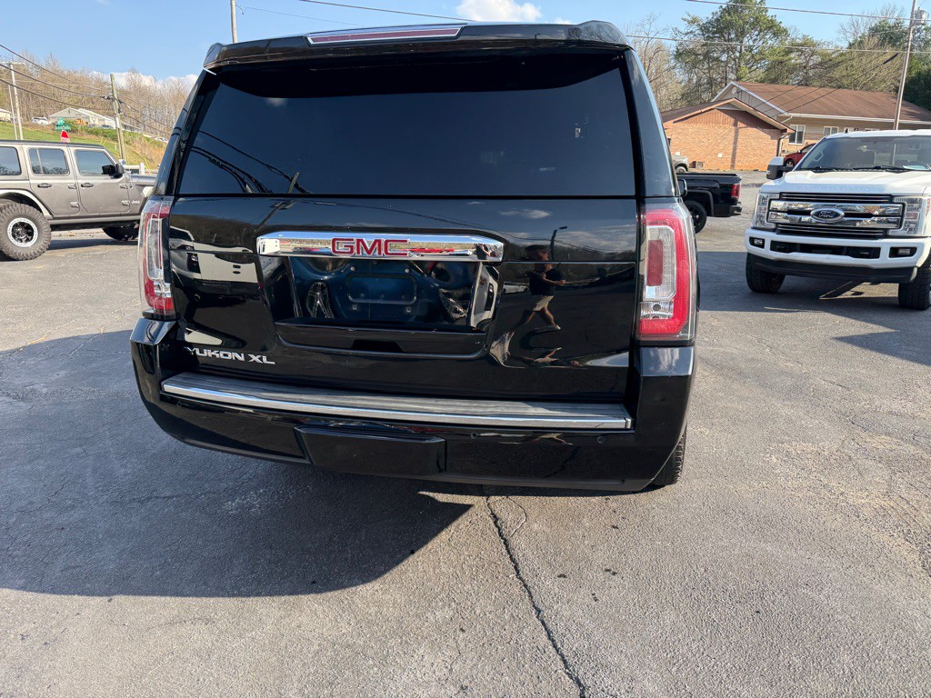 2017 GMC Yukon Image 8