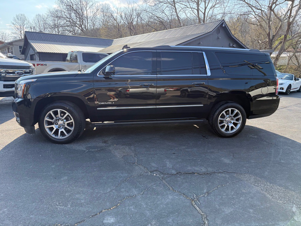 2017 GMC Yukon Image 9