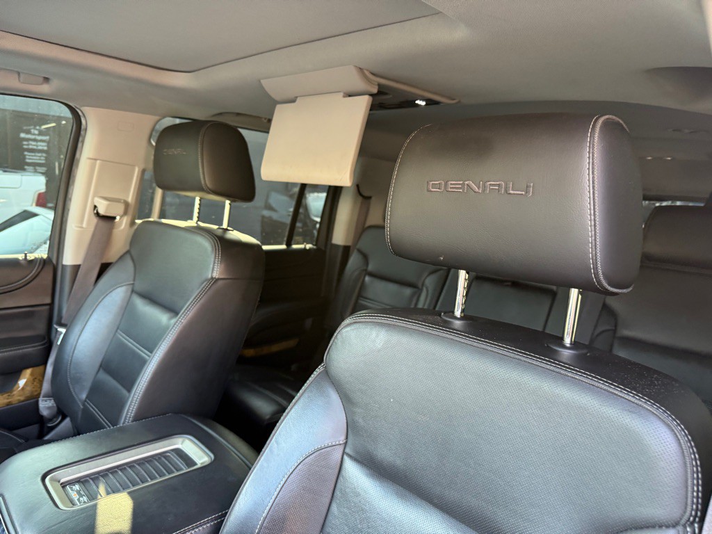 2017 GMC Yukon Image 31