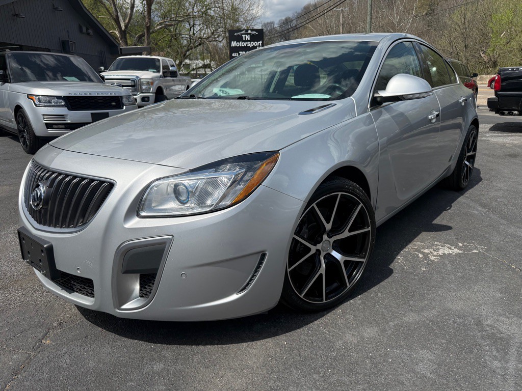 2012 Buick Regal Image 1