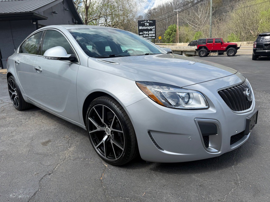 2012 Buick Regal Image 2