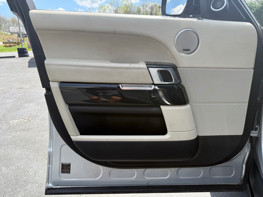 2015 Land Rover Range Rover Image 48