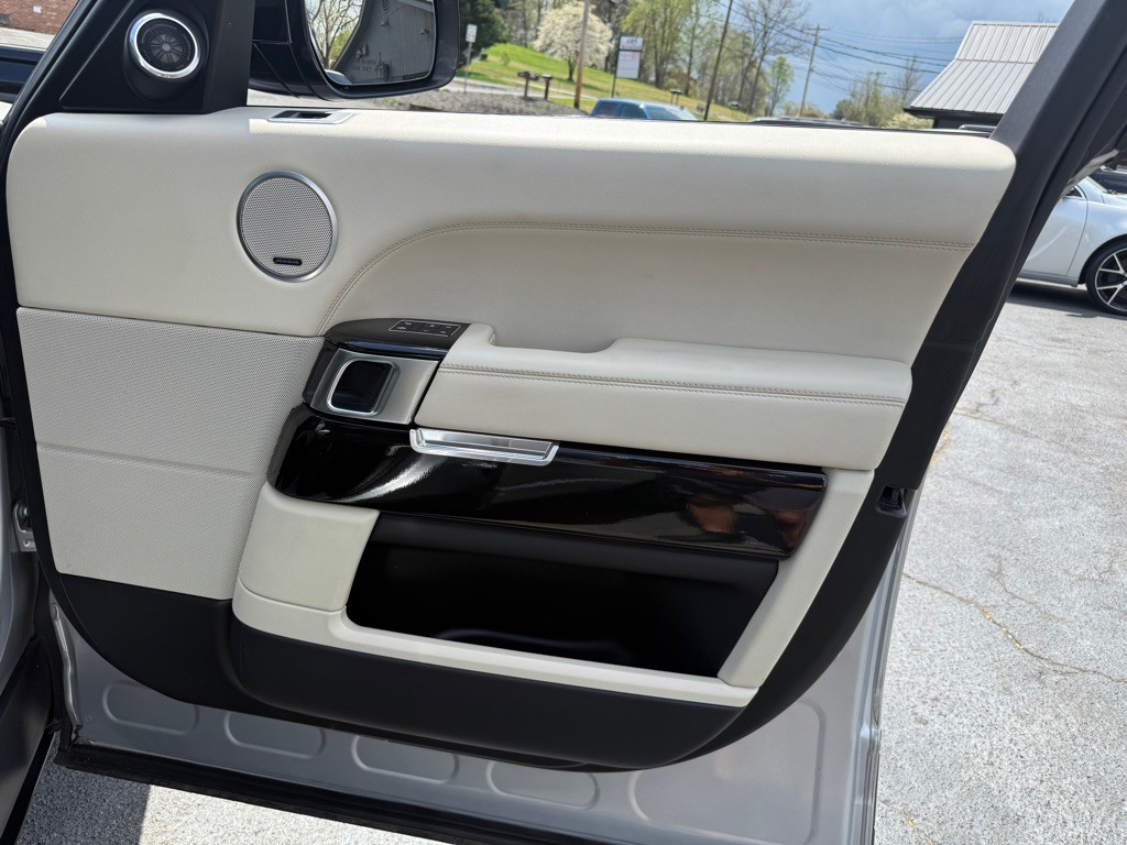 2015 Land Rover Range Rover Image 67