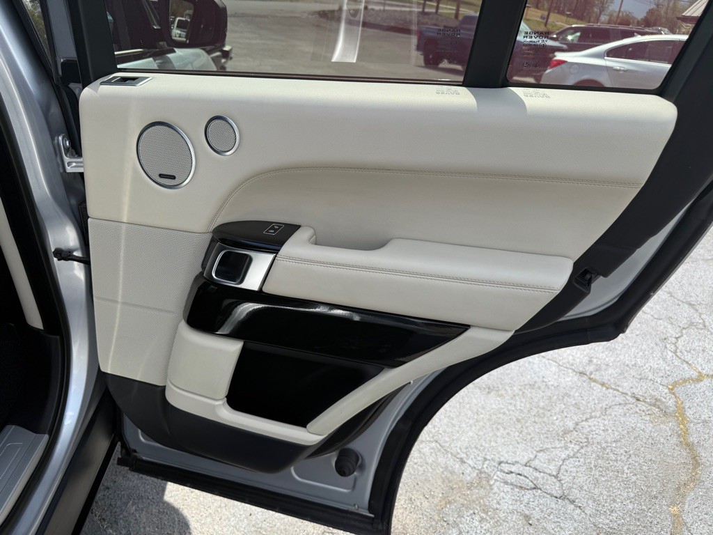2015 Land Rover Range Rover Image 78