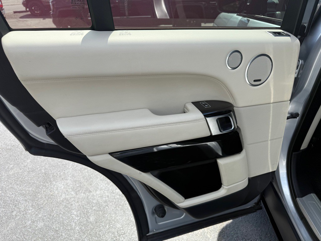 2015 Land Rover Range Rover Image 82