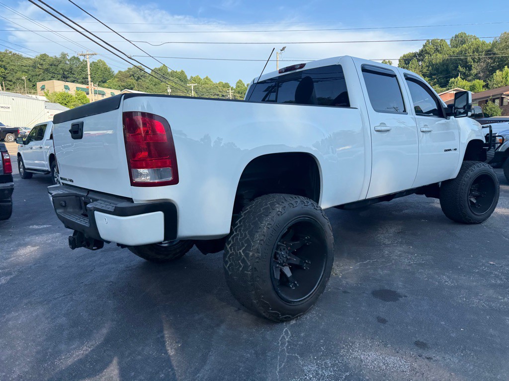 2011 GMC Sierra Image 11