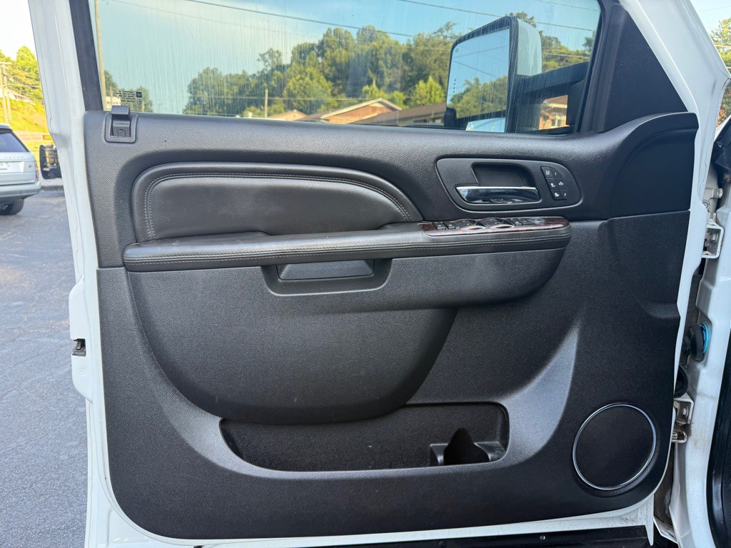 2011 GMC Sierra Image 17