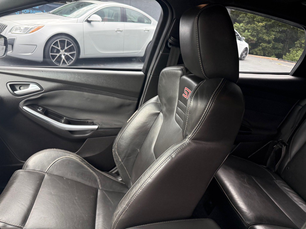 2014 Ford Focus Image 38