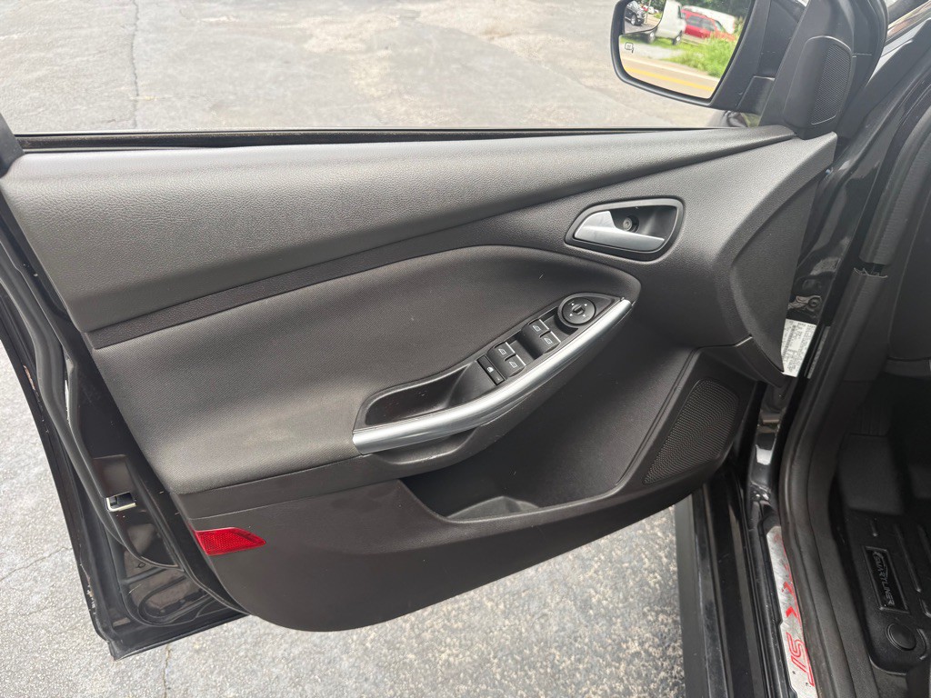 2014 Ford Focus Image 39