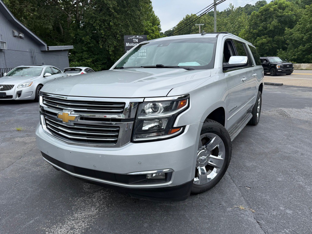 2015 Chevrolet Suburban Image 2