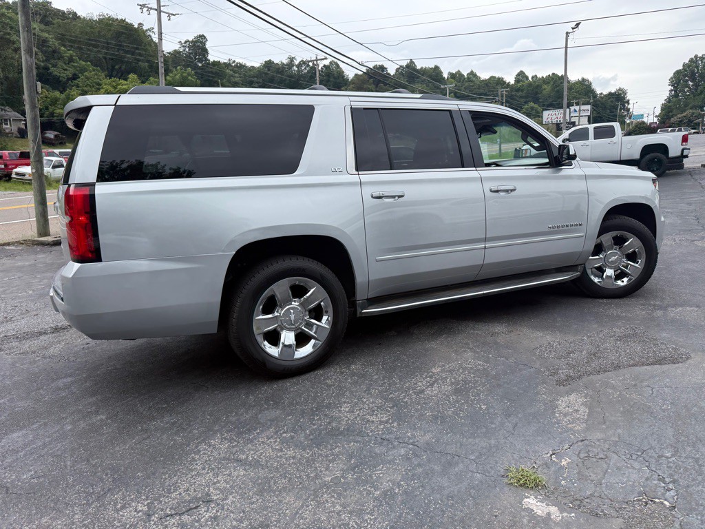 2015 Chevrolet Suburban Image 15