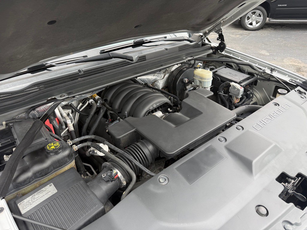 2015 Chevrolet Suburban Image 24