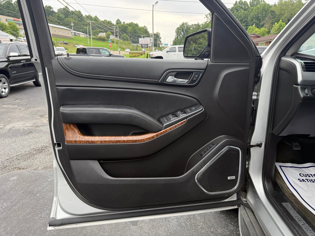 2015 Chevrolet Suburban Image 25