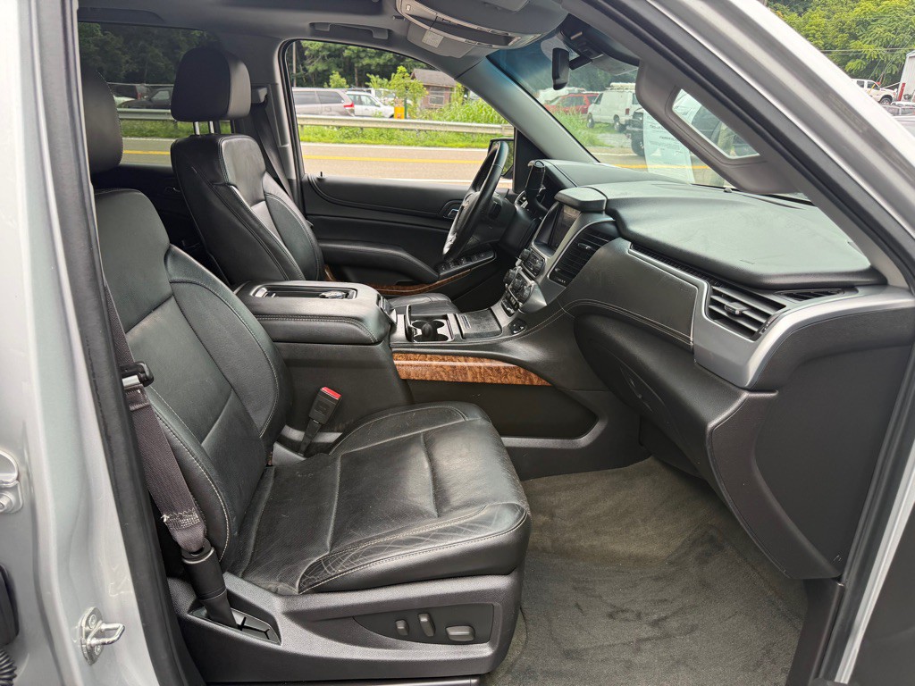 2015 Chevrolet Suburban Image 37