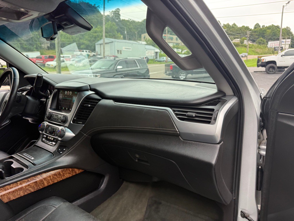 2015 Chevrolet Suburban Image 38